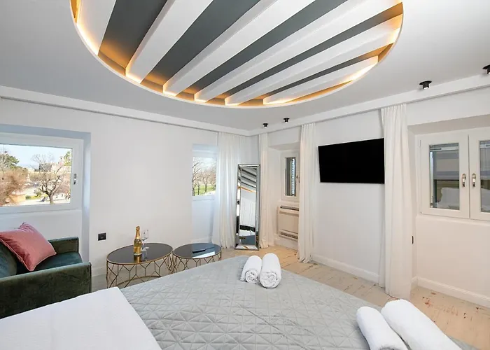 Kantoni Luxury Suites
