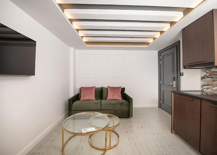 Kantoni Luxury Suites